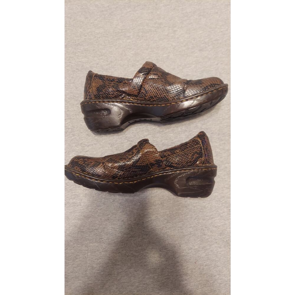 B.O.C Women Snake Print Clogs Shoes Sz 9